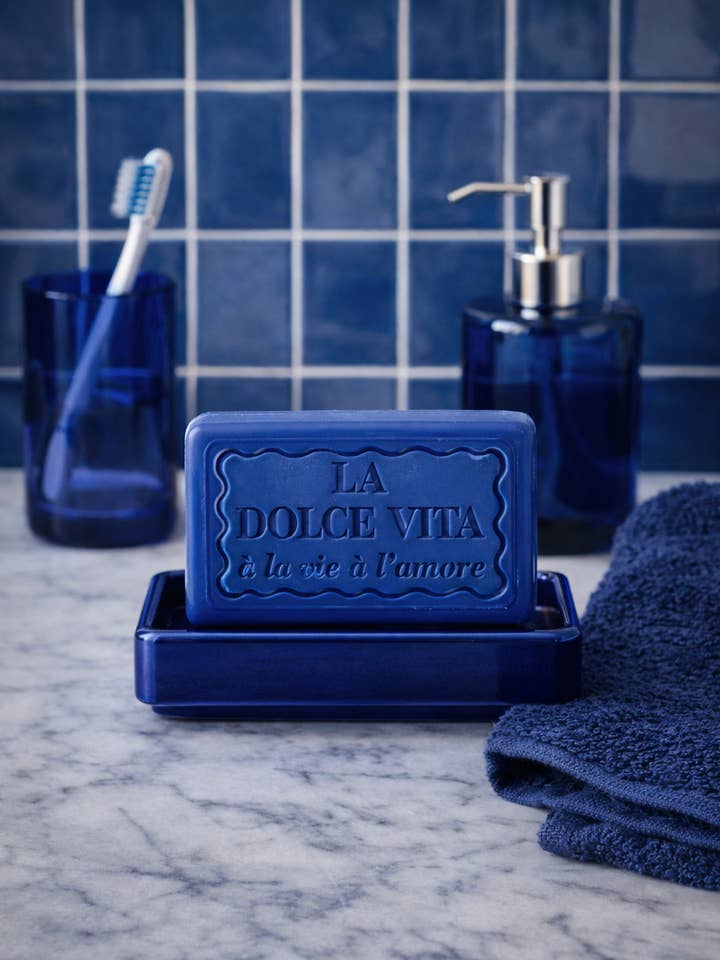 French organic soap for wholesale by Un baiser français s'il vous plaît