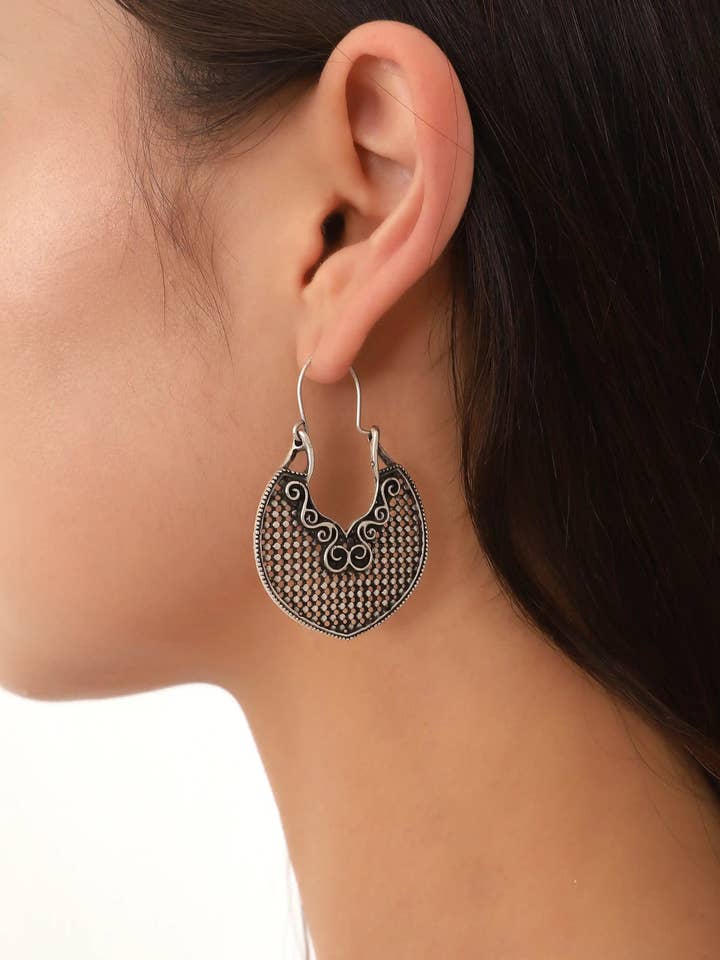 925 K sterlingsølvbelagte teksturerede øreringe for engroshandel hos Hadley Jewelry