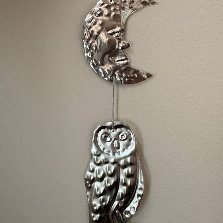 Foot Range Mountain – wholesale Wall Accent – Celestial Moon and Owl Silver Foil Embossed Wall Decor0