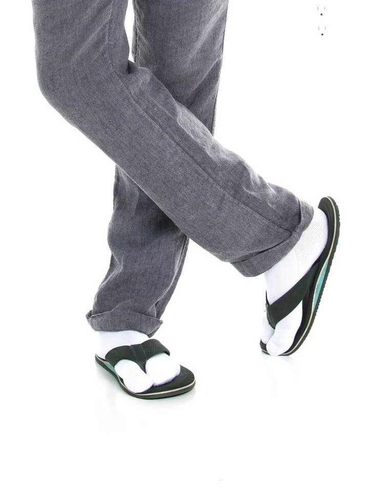 V-Toe Socks, Inc - Wholesale Socks - Unisex - White Split Toe Ankle Thicker Athletic/Casual Socks Small
