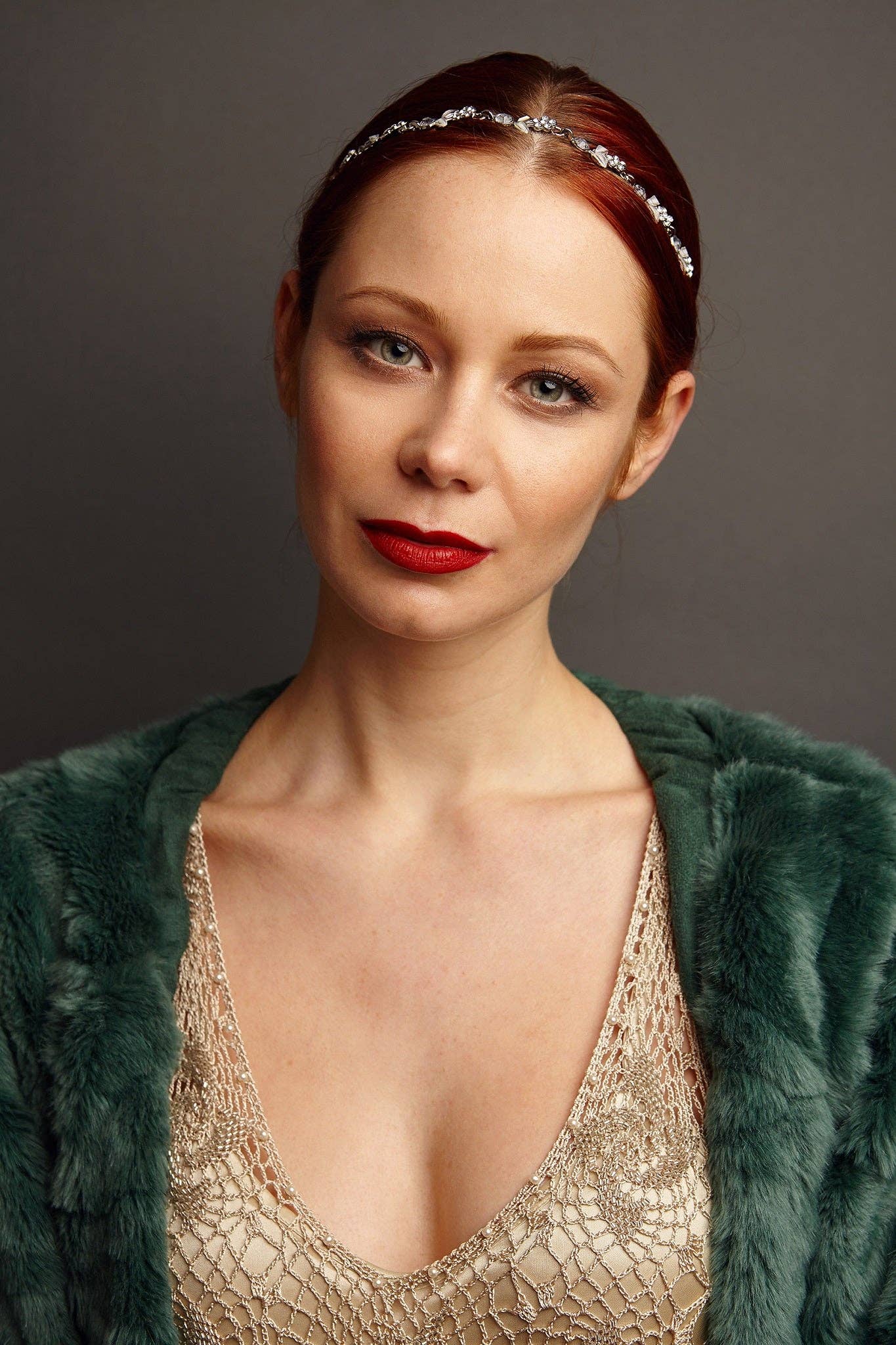 QueenMee Accessories - Wholesale Fashion Headband - Women's - Chain Headband with Diamante Flowers3