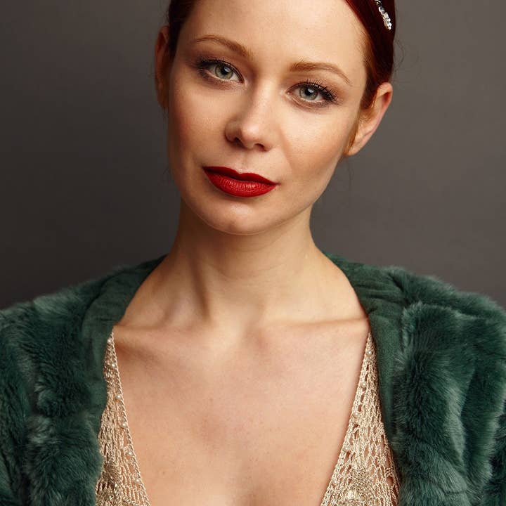 QueenMee Accessories - Wholesale Fashion Headband - Women's - Chain Headband with Diamante Flowers3