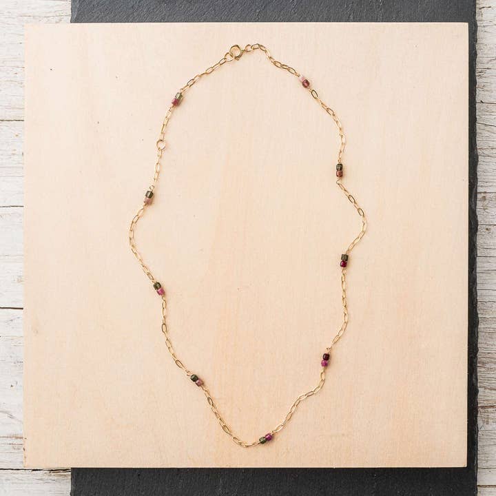 Toermalijn Kubus Station Ketting aan Paperclip Ketting in Goud voor wholesale door Original Hardware