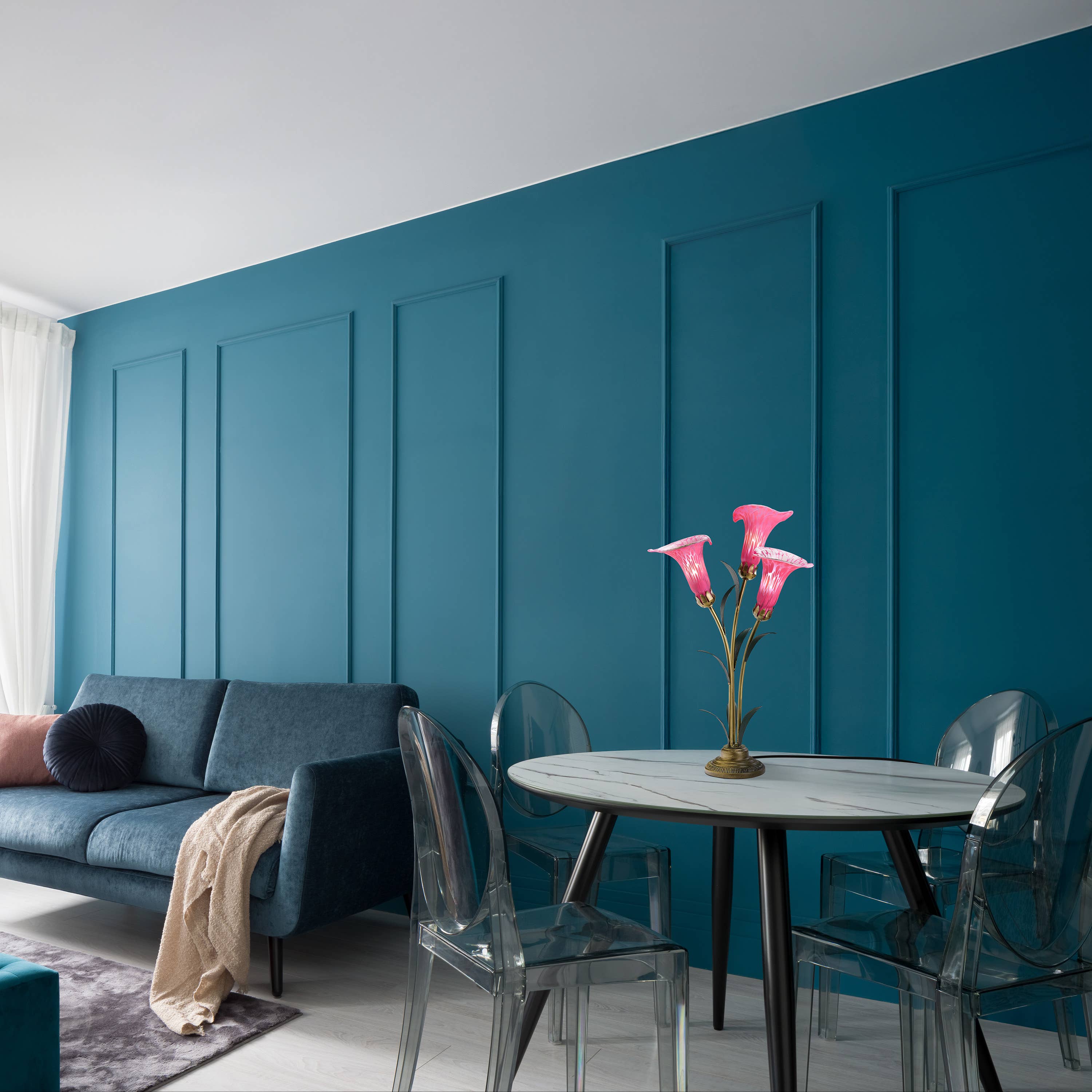 River of Goods - Wholesale Accent/Desk Lamp - 23.5"H Fuchsia 3 Shade Handblown Glass Calla Lily Table Lamp4