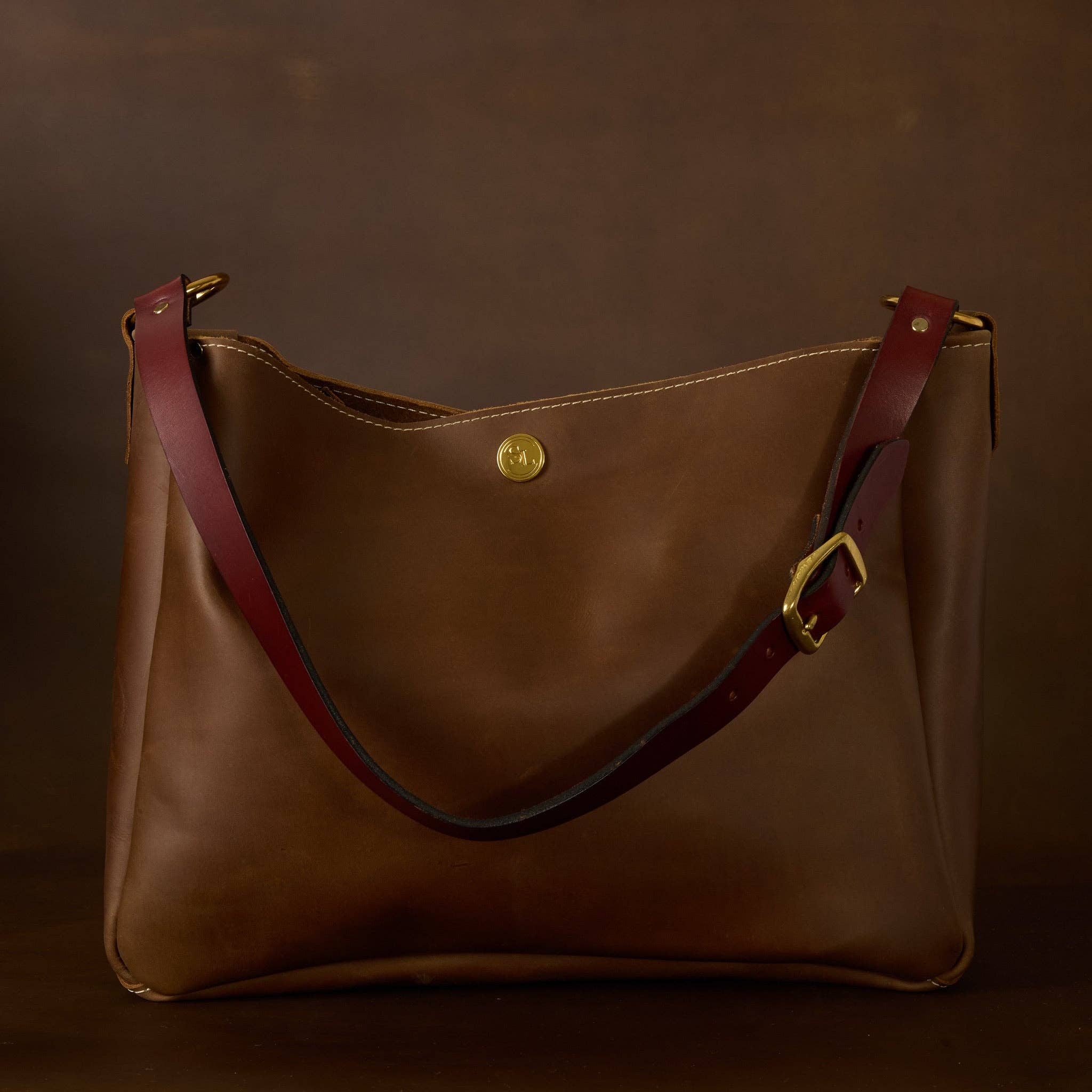 SouthLife Leather Goods - Wholesale Shoulder Bag - Women's - The Single Strap Standard Bucket0