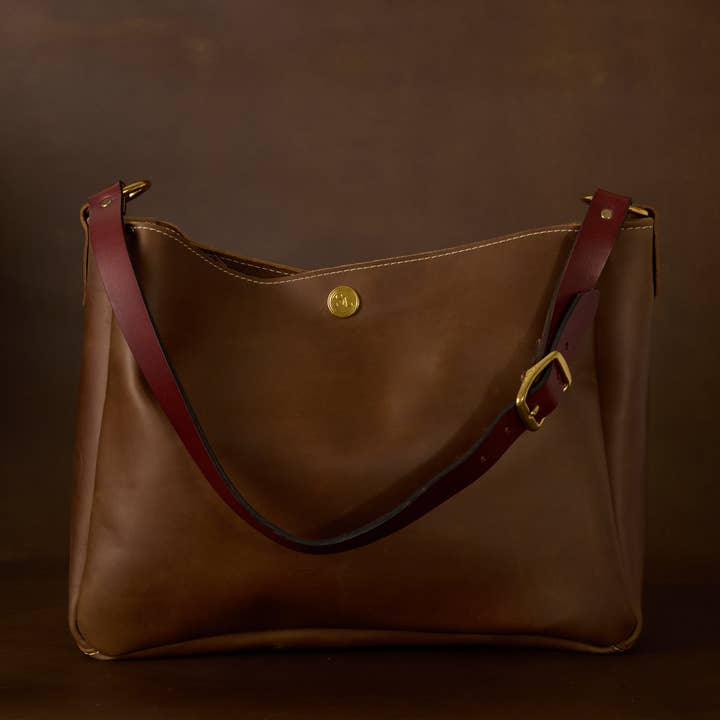 SouthLife Leather Goods - Wholesale Shoulder Bag - Women's - The Single Strap Standard Bucket