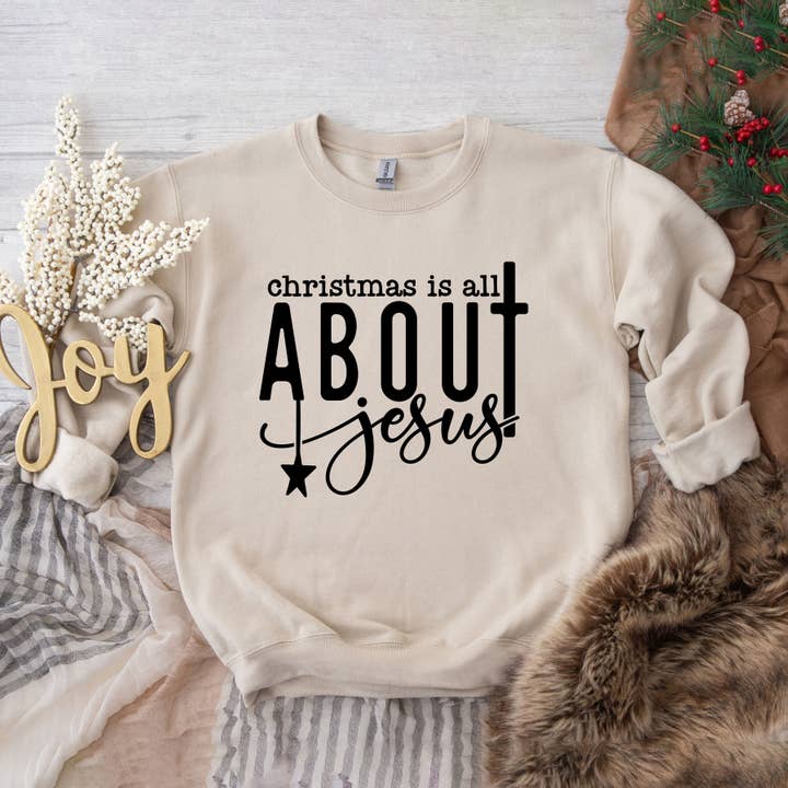 Noël tourne autour de Jésus | Sweatshirt pour la vente par Olive And Ivory Wholesale