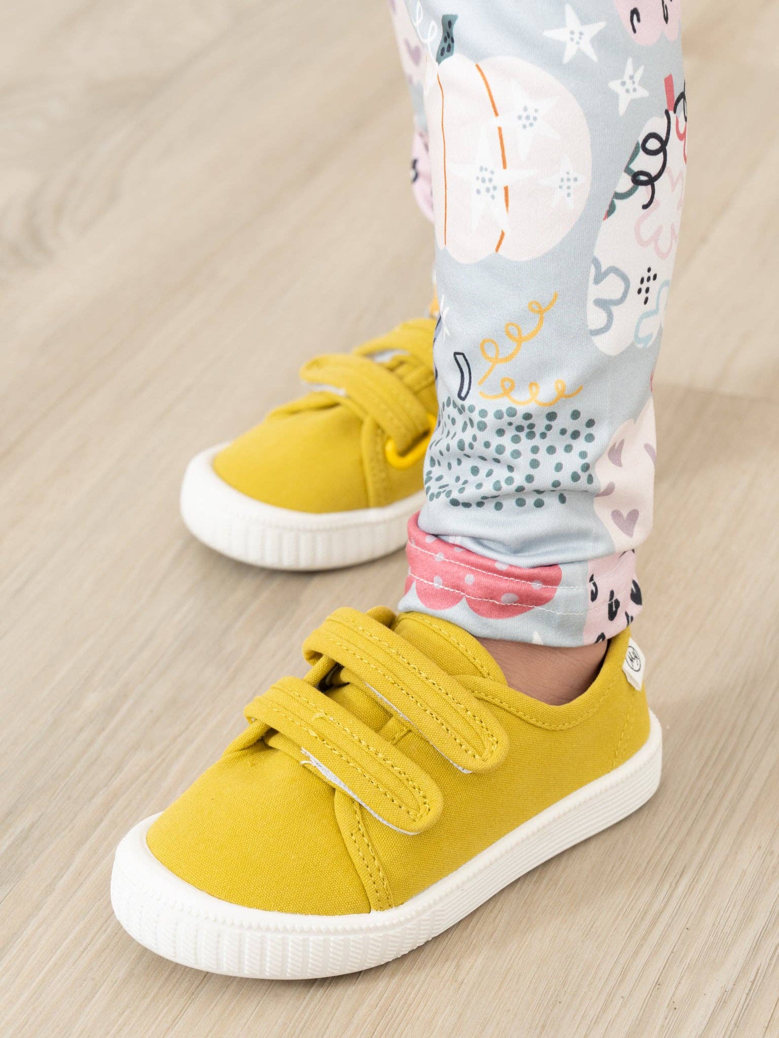 Marie Nicole Clothing - Wholesale Lifestyle Sneakers - Kids - Kids' Classic Canvas Velcro Sneaker18