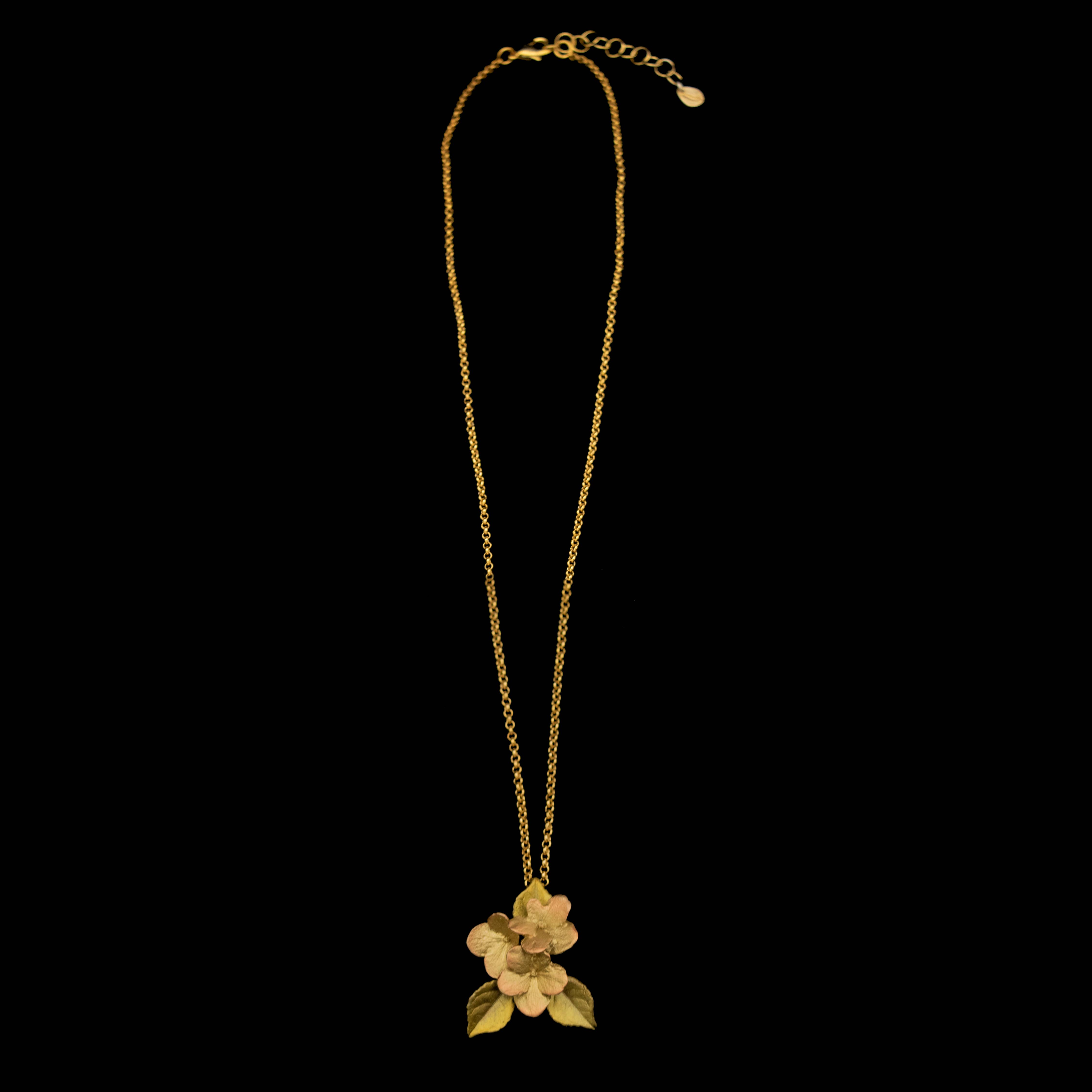 Michael Michaud - Vente Colliers à pendentif - Pendentif en forme de feuille d'hortensia, 18 pouces de diamètre1