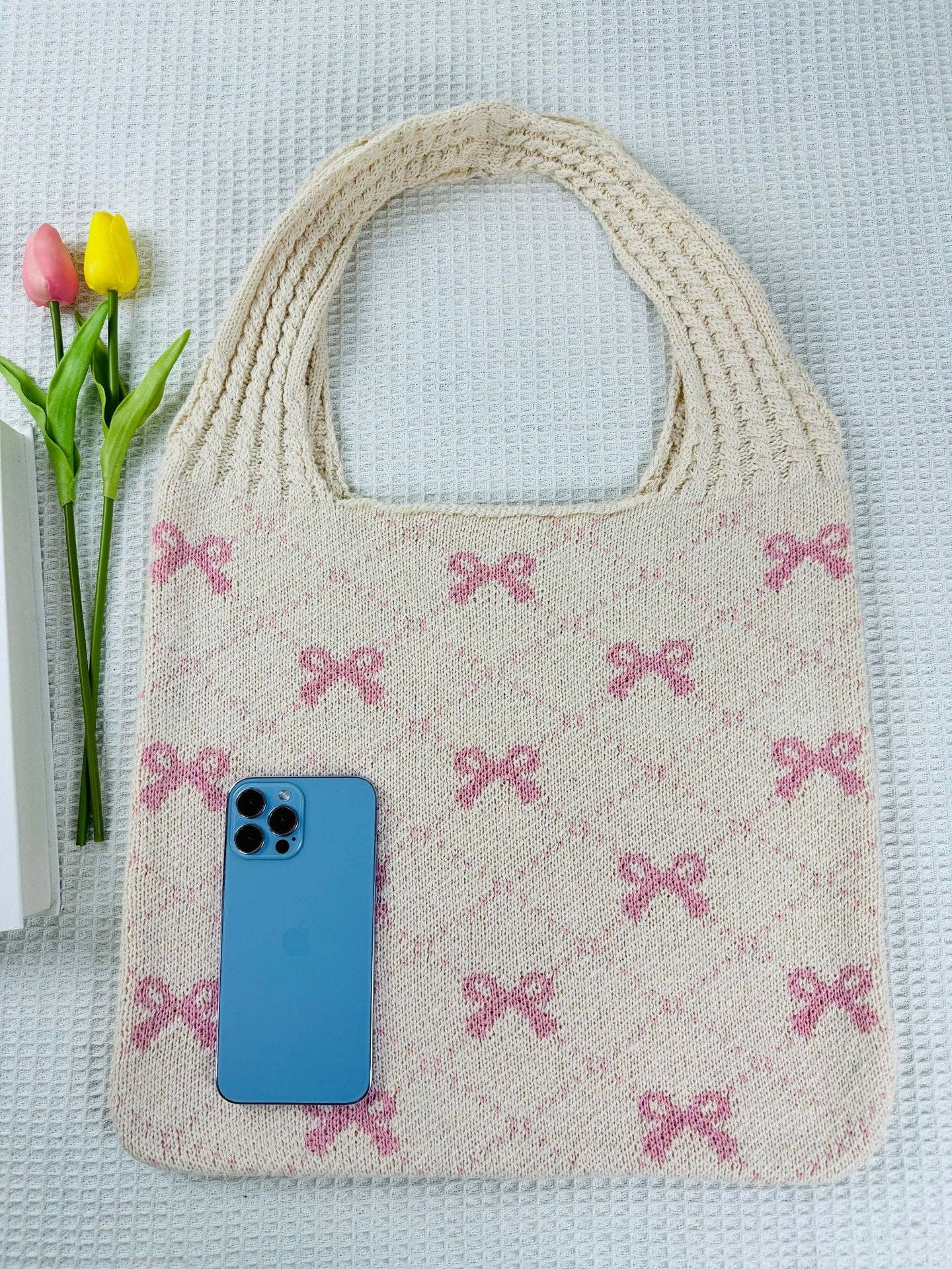 Dipped Shop – Großhandel Tragetasche – Damen – Gestrickte Schultertasche mit Bogenmuster und großem Fassungsvermögen DPB110613