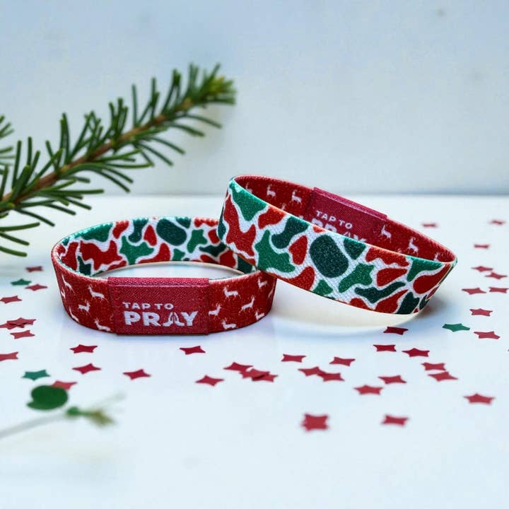 Versible - Wholesale Wristband - 16 Piece Christmas Bundle Pack - While Supplies Last2