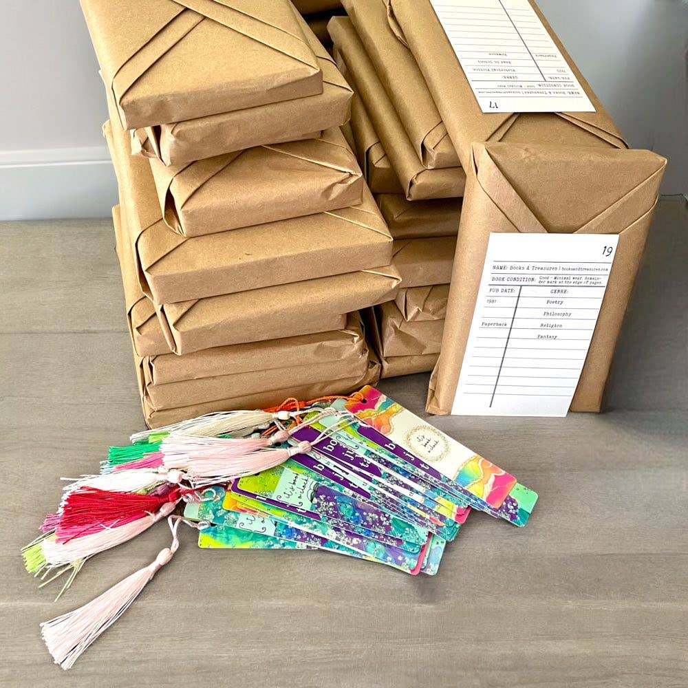 Books & Treasures - Wholesale Mystery Novel - Blind Date with a Book All Mystery Used Books with Bookmarks2