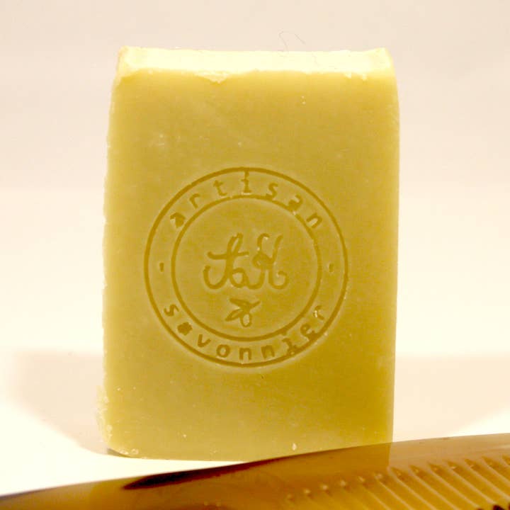 Hemp Oil Shampoo for wholesale by Entre Olive et Lin