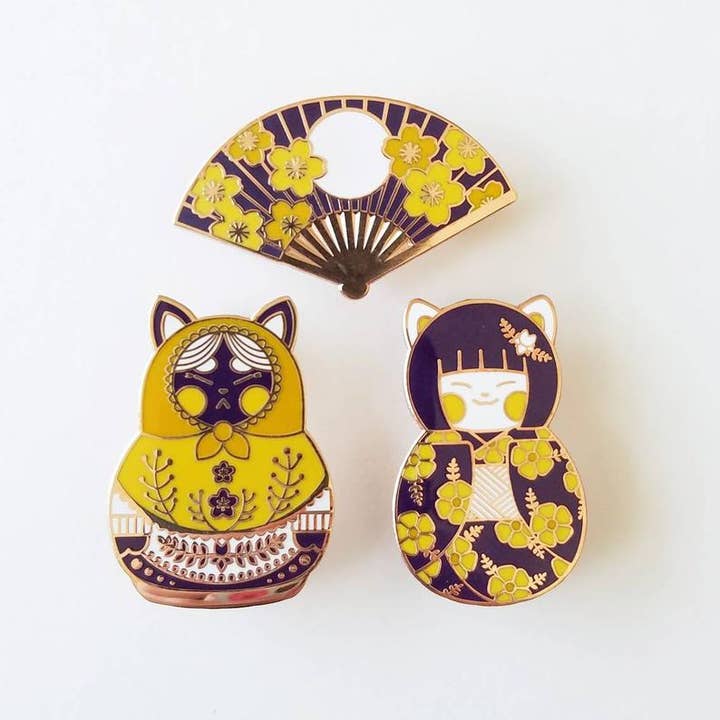 Sakura-motief hard emaille speldenset (geel & roségoud) voor wholesale door Opalescent Eel Illustration & Design