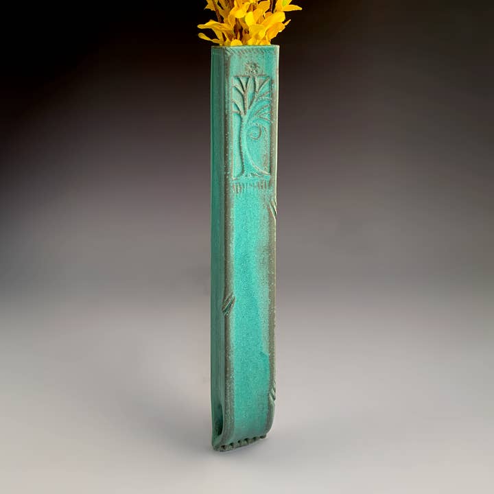 TSW - Vase mural droit pour la vente par Macone Clay / Spooner Creek