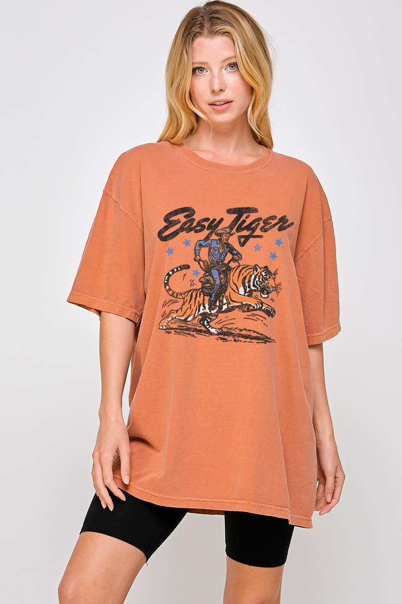Illustrated Society – Großhandel Tunika – Damen – EASY TIGER T-SHIRT MIT VINTAGE-GRAFIK IN ÜBERGRÖSSE9