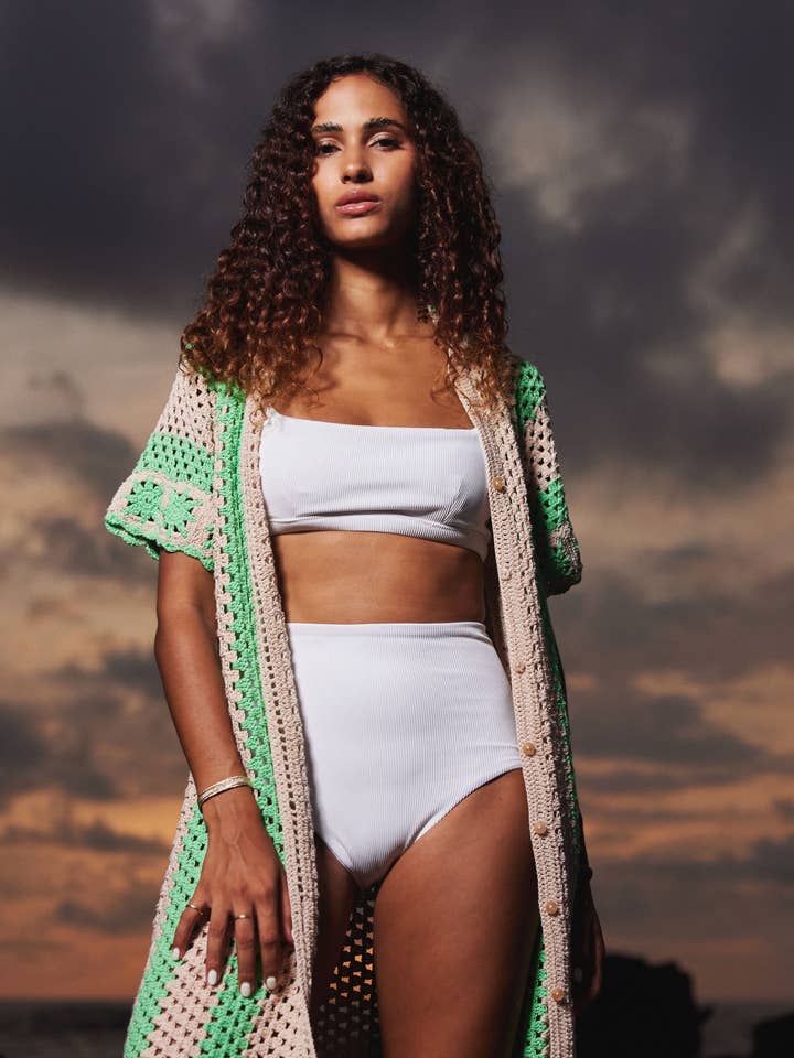 THE COVE HÆKLET SKJORTEKJOLE - GRØNNE STRIBER for engroshandel hos State of Georgia