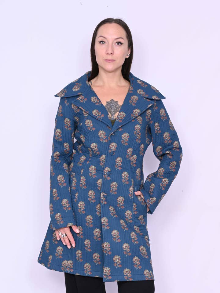 Casaco acolchoado Kira Trench Coat por atacado de Humanity Centred Designs