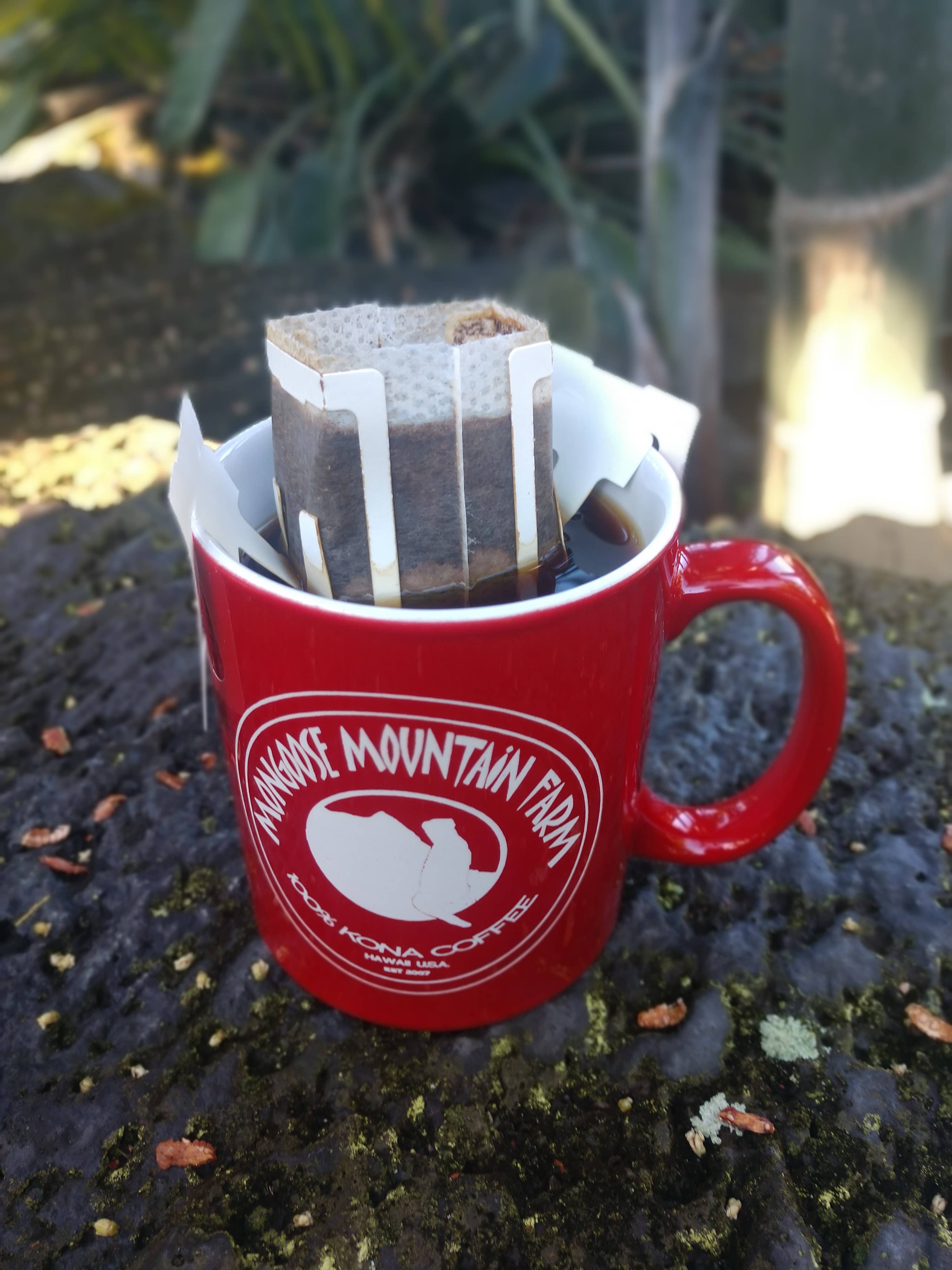 Mongoose Mountain Farm - Vente Café moulu - 100 % café Kona à servir unique sur des sacs goutte-à-goutte Med. Rôti1