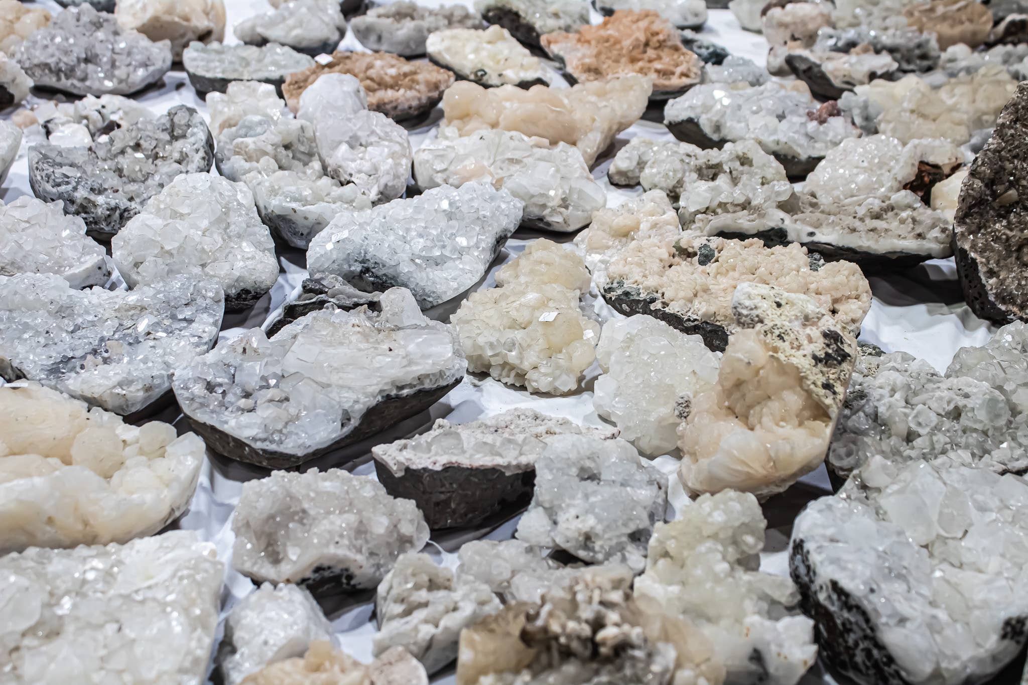 Quasar Gems USA - Wholesale Spiritual Stone/Crystal - Apophyllite, Zeolite, and Stilbite 1kg/2lbs5