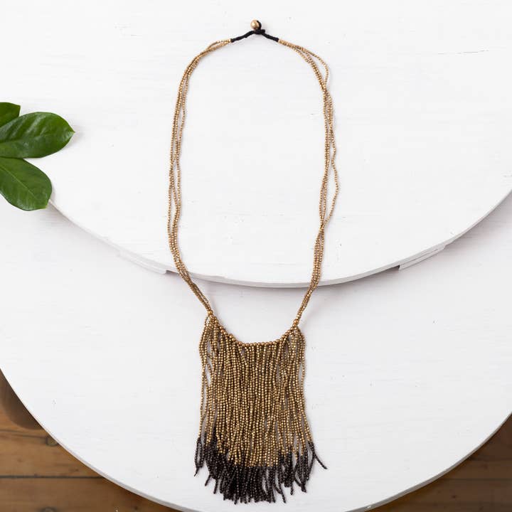 Collier à pompons bicolores en laiton pour la vente par Baizaar