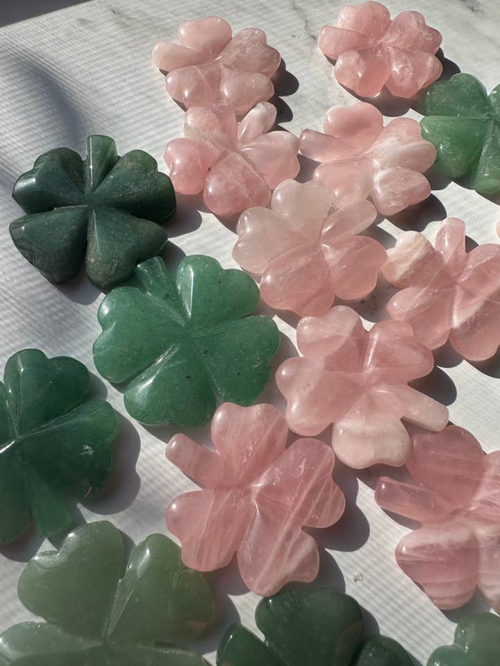 Crystal Four-Leaf Clover | Rose Quartz or Green Aventurine | 4–5cm Lucky Charm for Love, Luck & Healing for wholesale by Moon Rituals