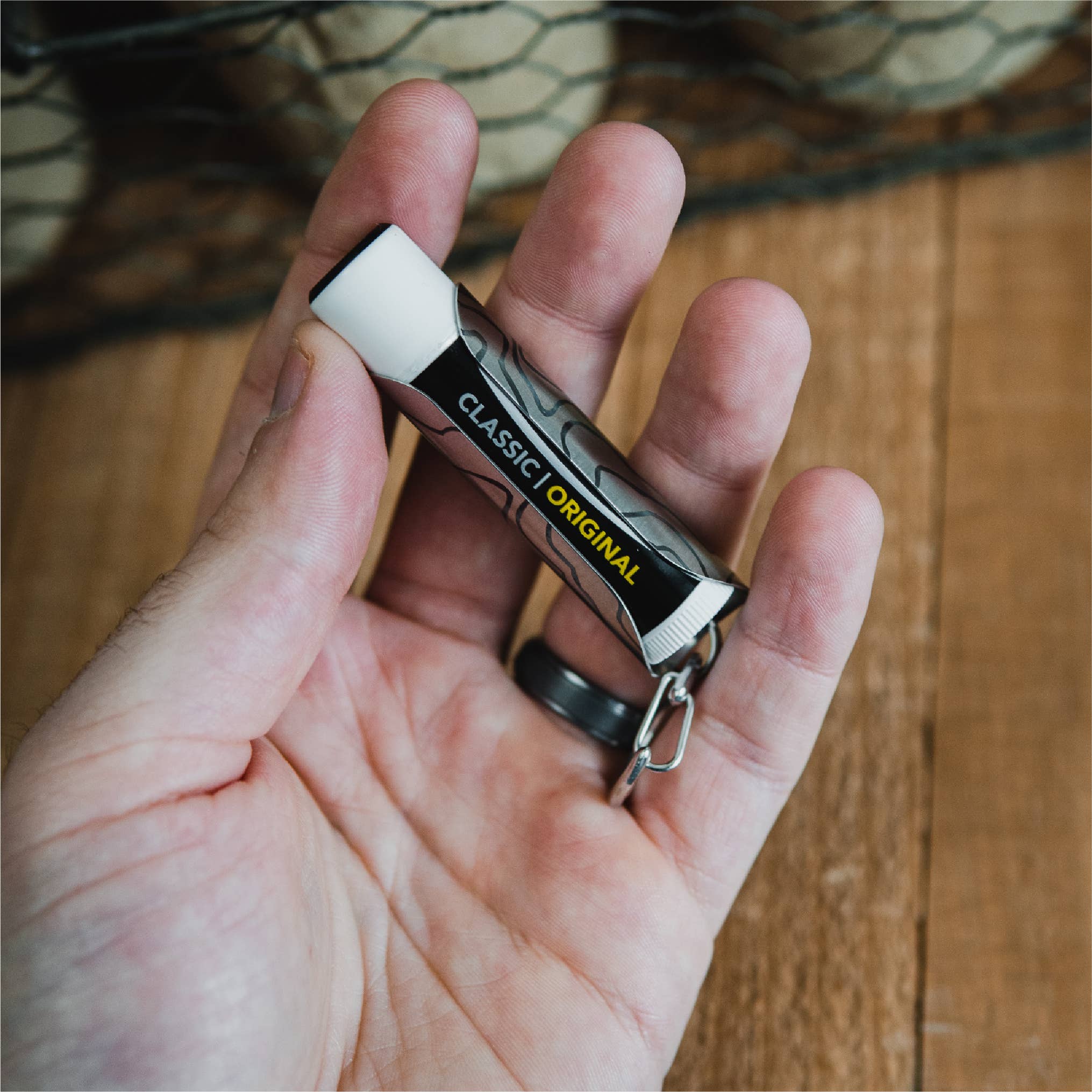 Tallac House - Vendita all'ingrosso Custodia per burro di cacao - Portachiavi per Balsamo Labbra: Inox con Protezione a Quadrante11