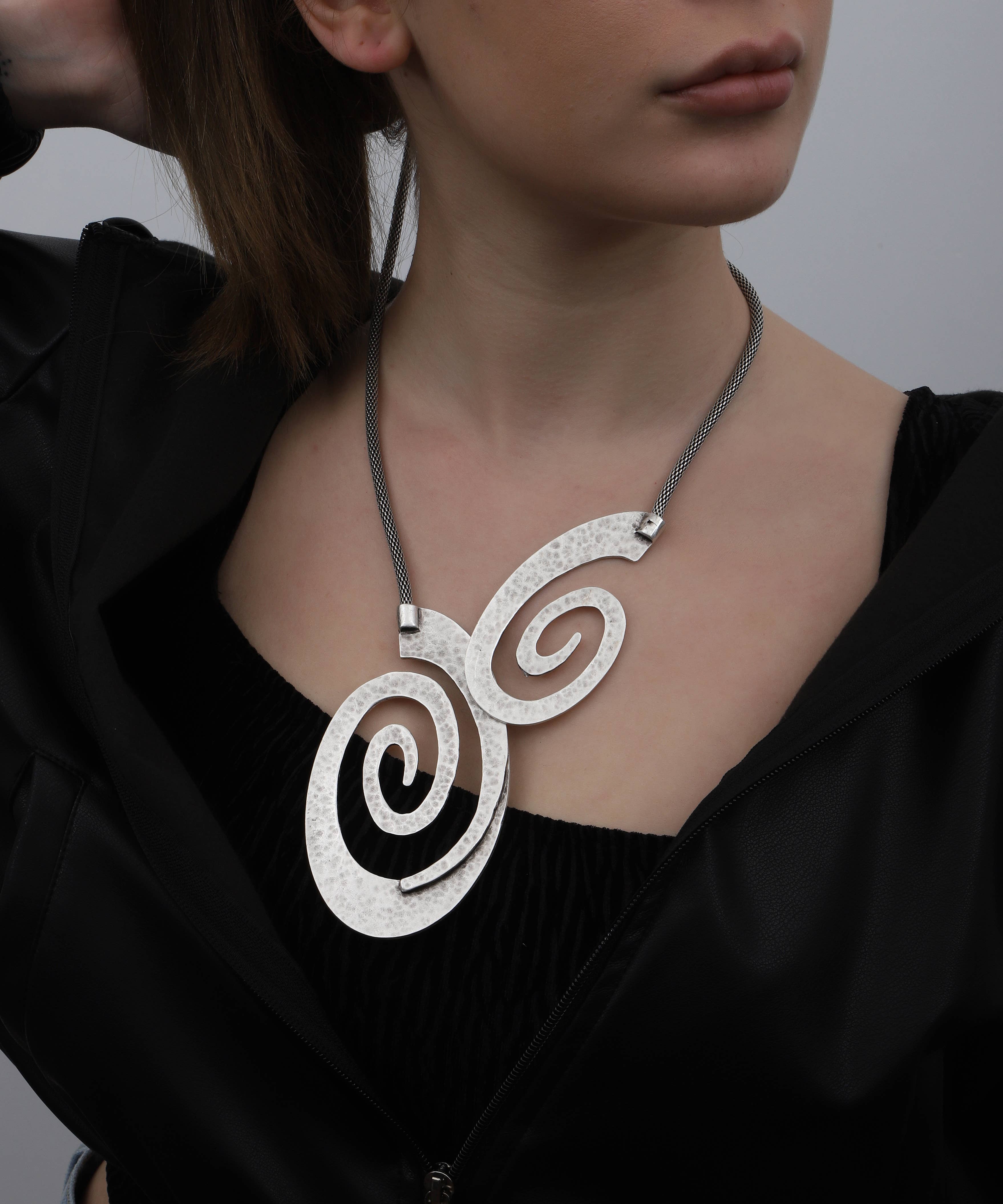 AVENS - Wholesale Pendant/Charm Necklace - Antic Silver Plated Boho Style Necklace