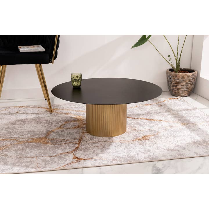 Table centrale 80 x 80 x 32 cm. Capuchon en métal doré et métal noir pour la vente par Gdeco