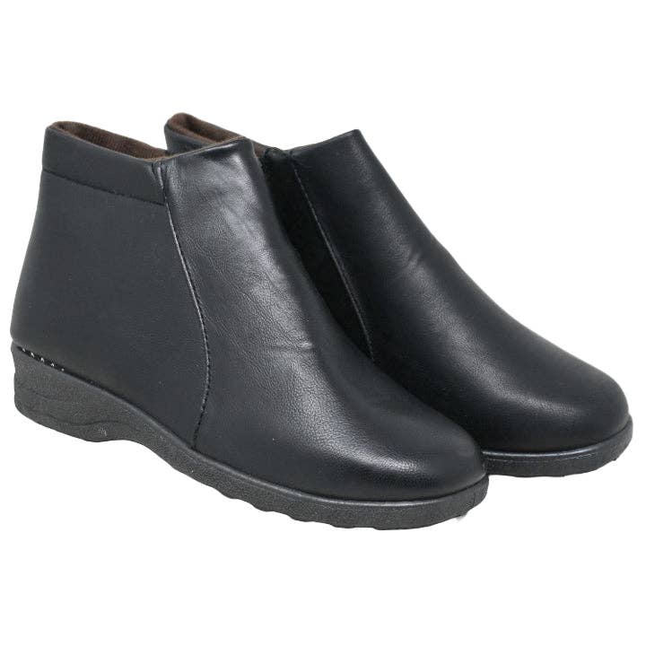 *OUTSIDE OF CA* BLACK WOMEN BOOTS 5-ASST SIZE C/P 20 for wholesale by GreatBuy.com