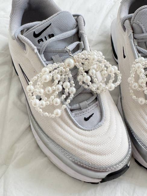 Lyric Shoe Clip | Multi Loop Detail Pearl Rondelle Bow Charm for wholesale by MOND HAUS