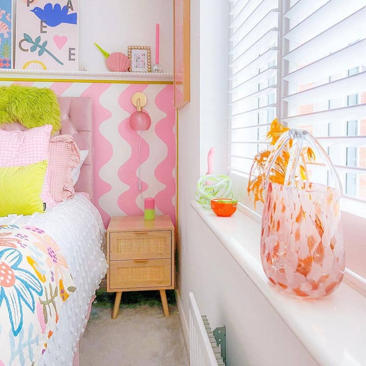 Sorbet Dreams - Wholesale Wallpaper - On The Same Wavelength Wallpaper in Pink Candy | Wavy Wallpaper in Pink4