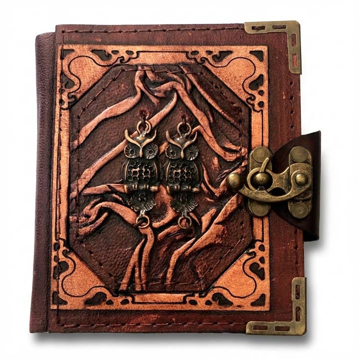 Petit journal en cuir de hibou, 9,99 dollars américains, mesurant 5 « x 4" pour la vente par ML Marcaleather