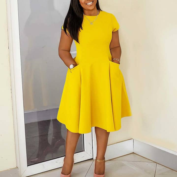 Robe décontractée trapèze avec poches et col rond pour la vente par DREAM VERA APPAREL