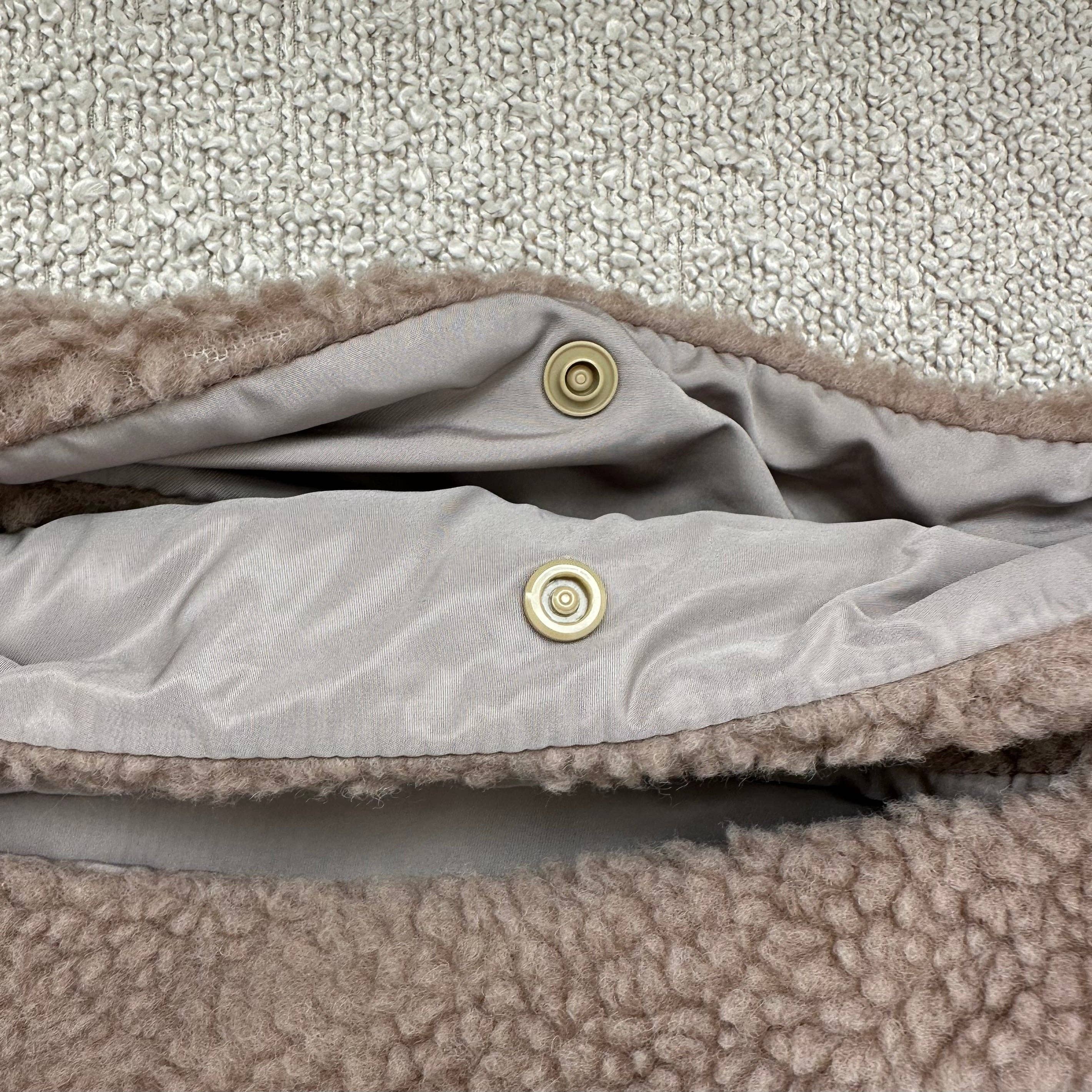 DrewsDogwear - Wholesale Pet Carrier - Dog - Cali // teddy indoors2