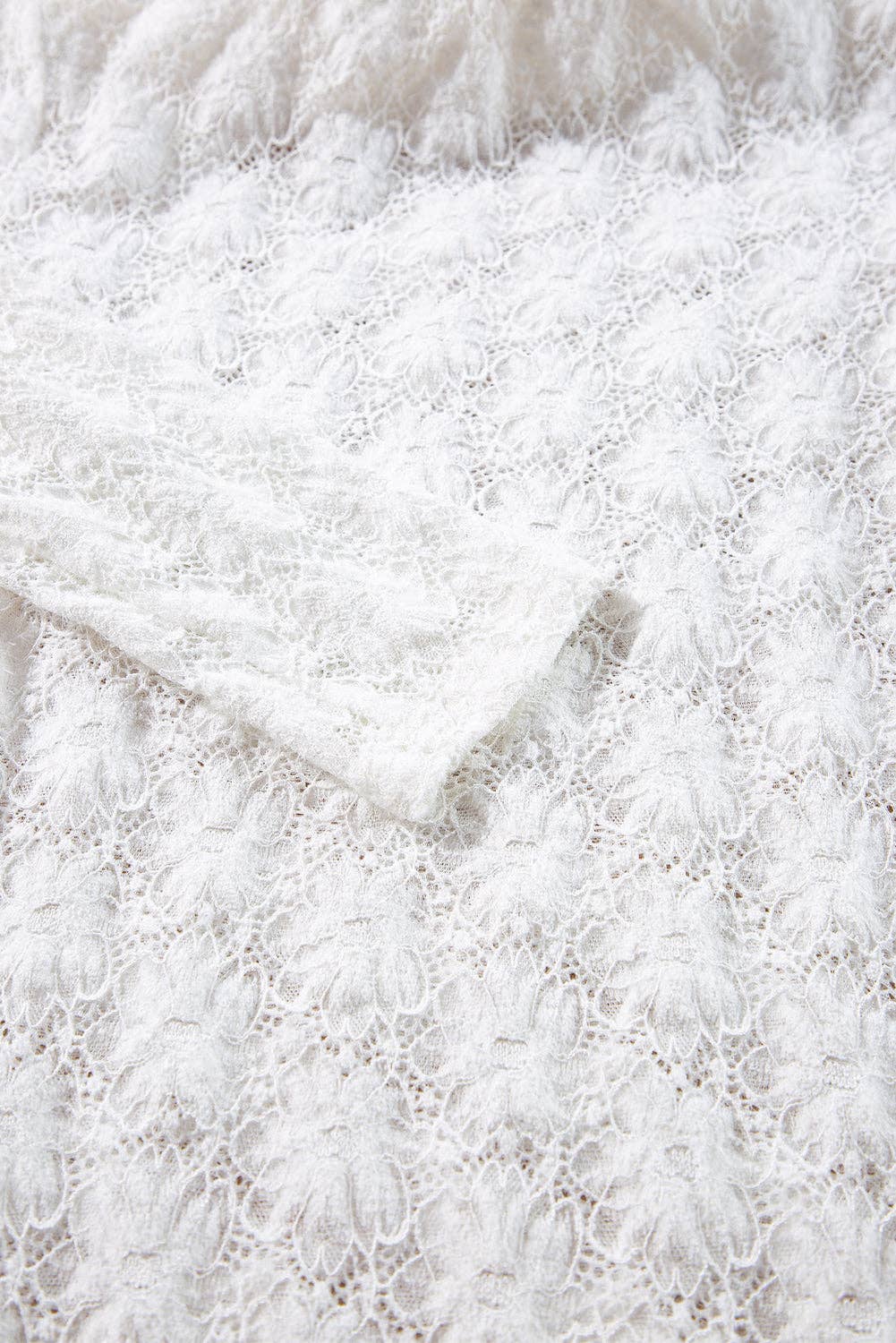 Lovesoft – wholesale Stickad topp - Dam – Blommig spets långärmad topp med hög hals14