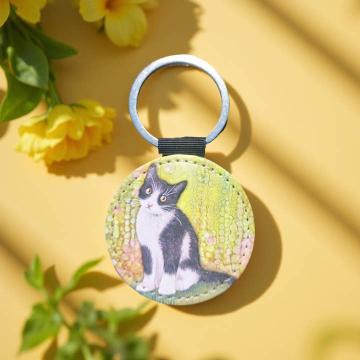 By Jo Crafts – wholesale Keychain – Unisex – 103-KR - Black & White Cat Faux Leather Keyring 3