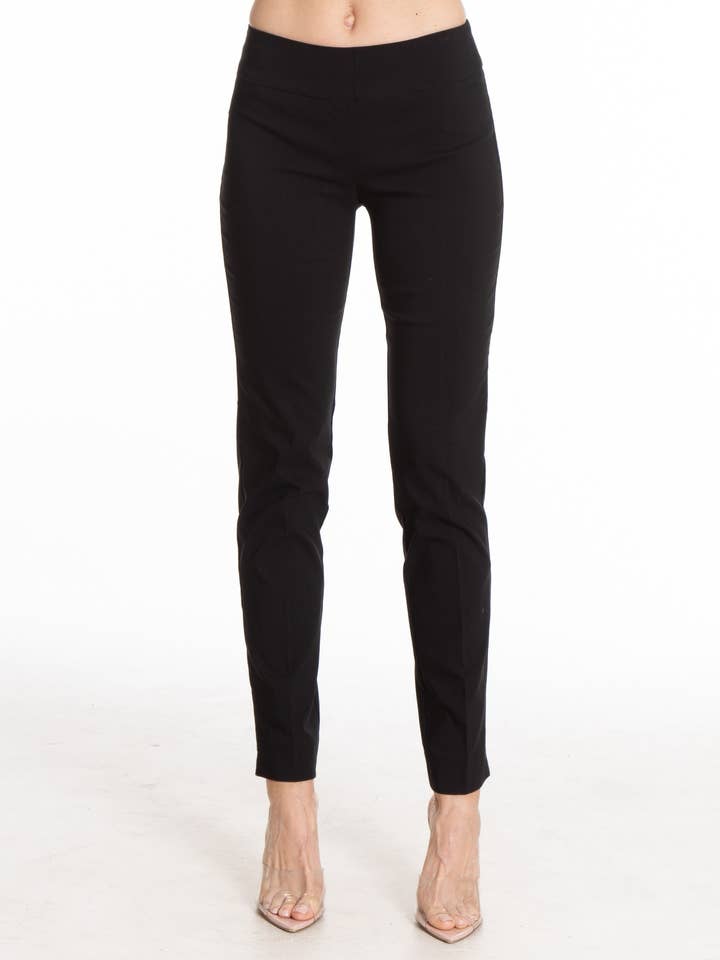 Pantalon à enfiler parfaitement ajusté pour la vente par APNY