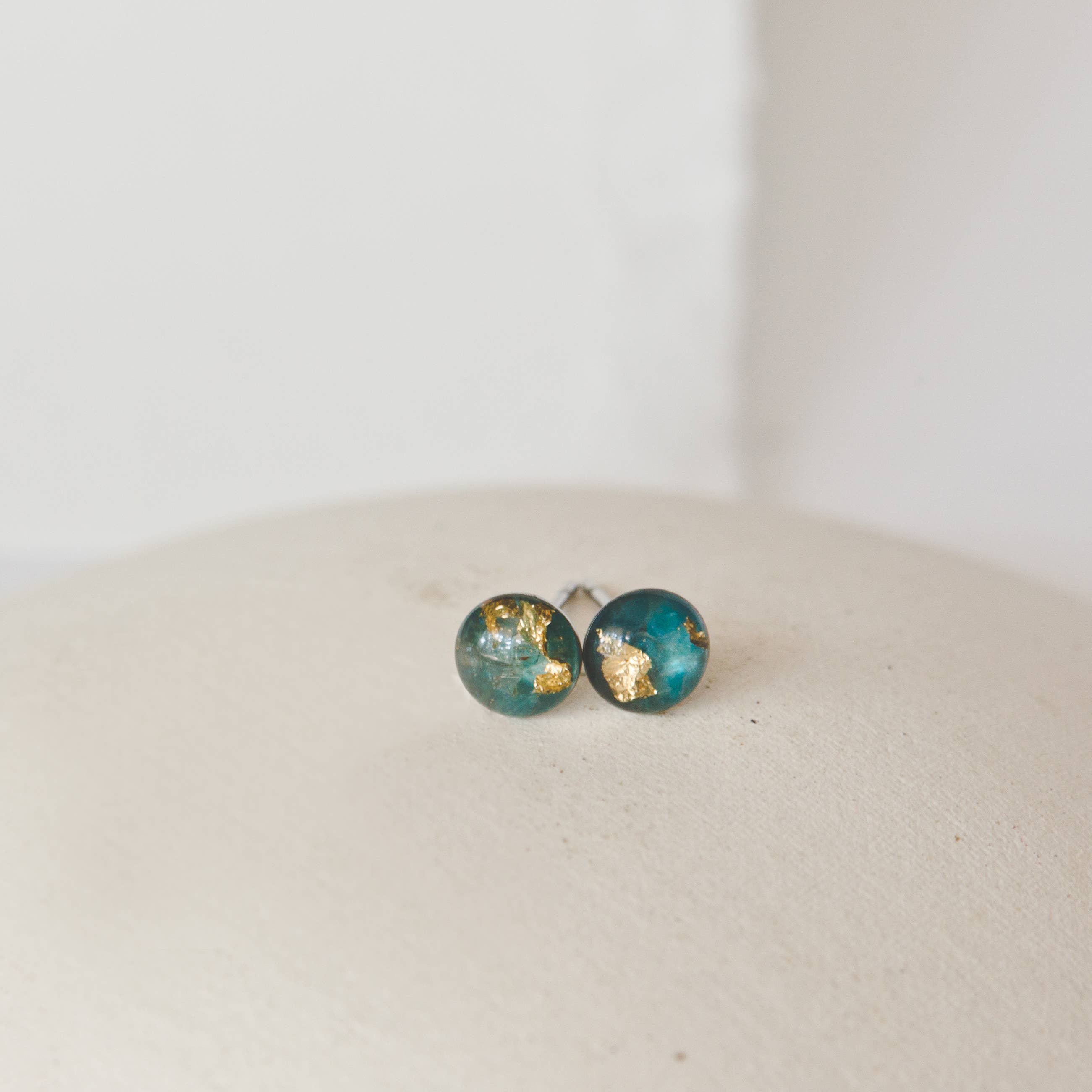 Cameoko - Vendita all'ingrosso Orecchini a bottone - Orecchino con gemma schiacciata, 6 mm3