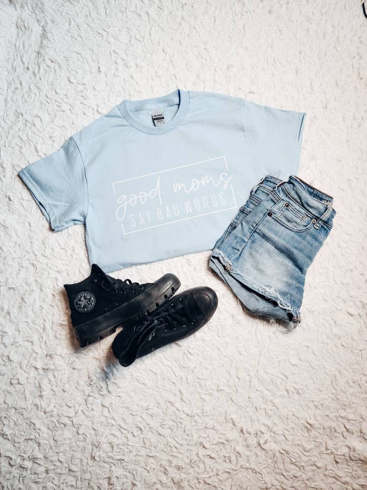 Les bonnes mamans disent mauvais mots tee-shirt pour la vente par With Love, Shanese