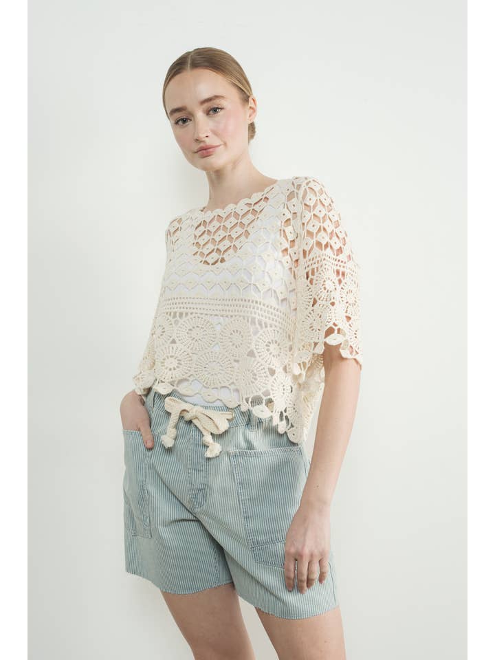 Aaron & Amber – wholesale Stickad topp - Dam – MAT3235 VIRKAD KORTÄRMAD TOPP10