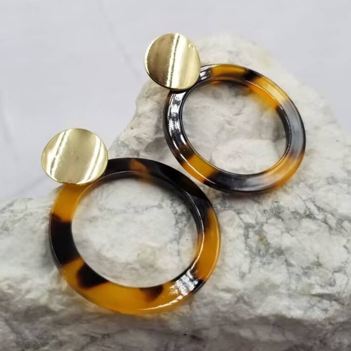 Statement-Ohrringe mit Leopardenmuster aus Acryl für den Großhandel von The Pretty Jewellery