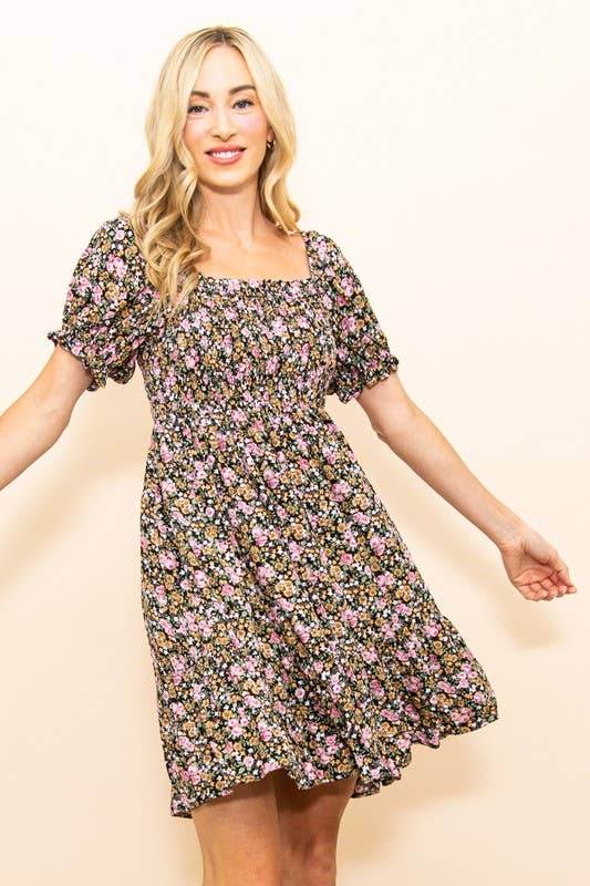 Elloh Collection - Venta al por mayor Vestido - Mujer - Vestido floral con mangas abullonadas, amplio vuelo, nido de abeja y bolsillos.9