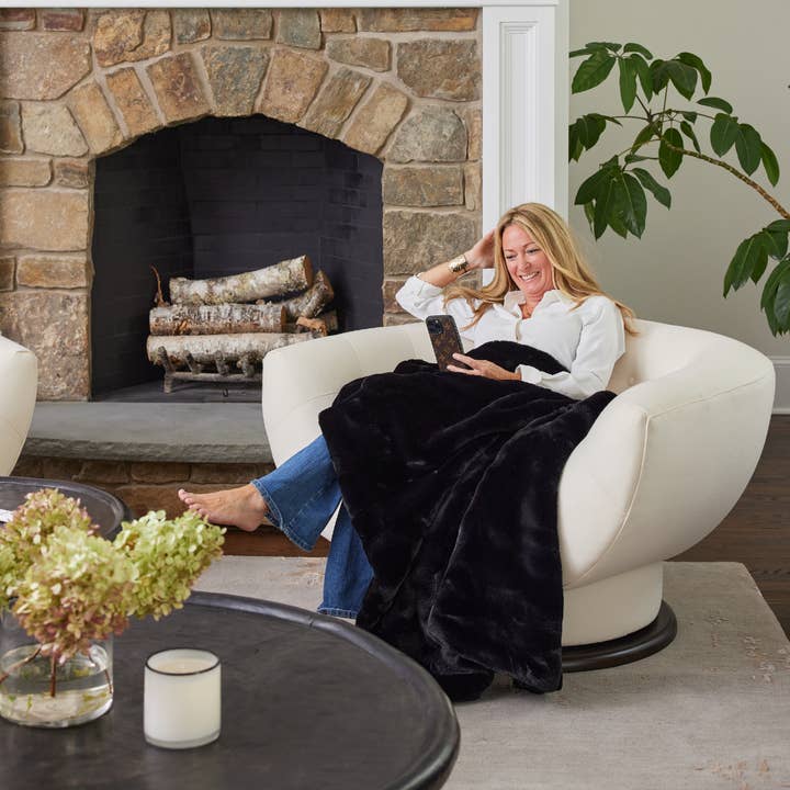 Pretty Rugged - Wholesale Throw Blanket - Luxury Indoor Blanket with Waterproof Backing | Pretty Rugged12