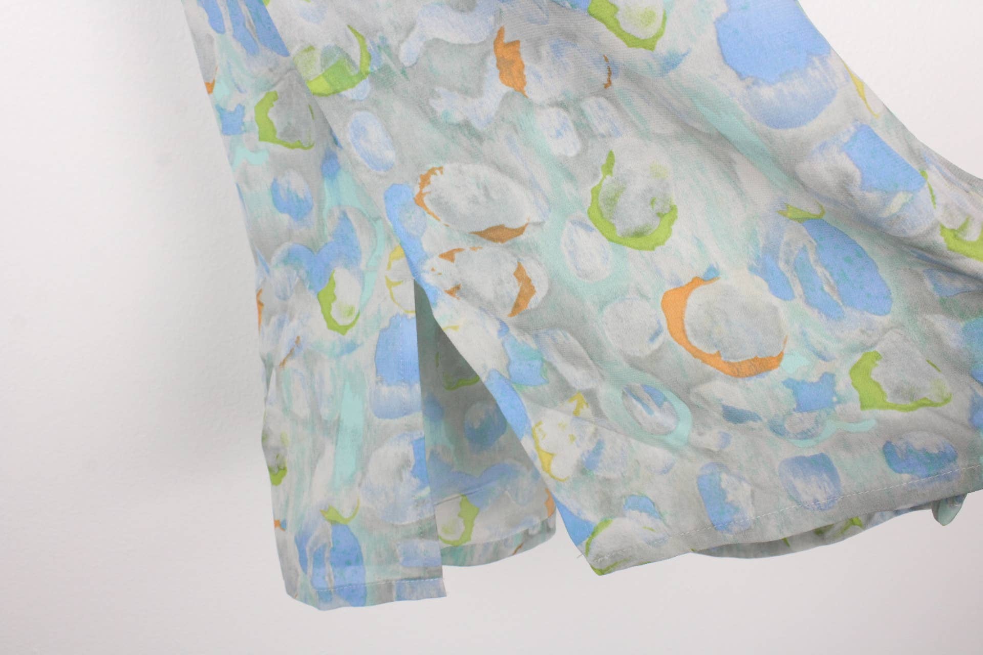 Sun's Out! - Wholesale Button Down Shirt - Women's - Vintage Short-Sleeve Button Up Blouse - Original Length16