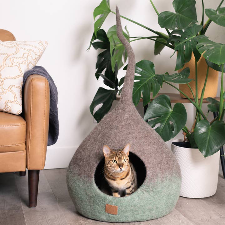 Fade Design | Tail Style Cave for wholesale by Fuzzy cove