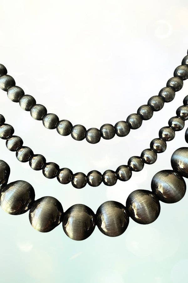 Plata bruñida COLLAR DE 3 CAPAS CON PERLAS NAVAJO OCCIDENTALES de venta al por mayor en Faire1
