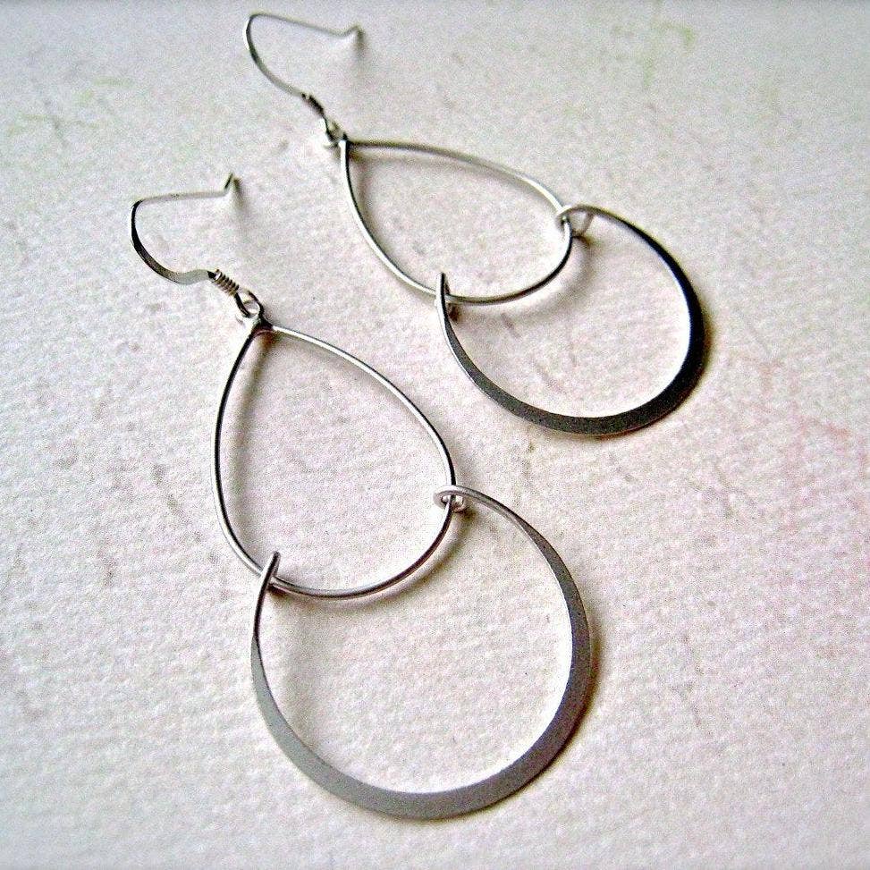 Foamy Wader – Großhandel Ohrhänger – Serena Earrings — Hängeohrringe in Tropfenform und Halbmond3