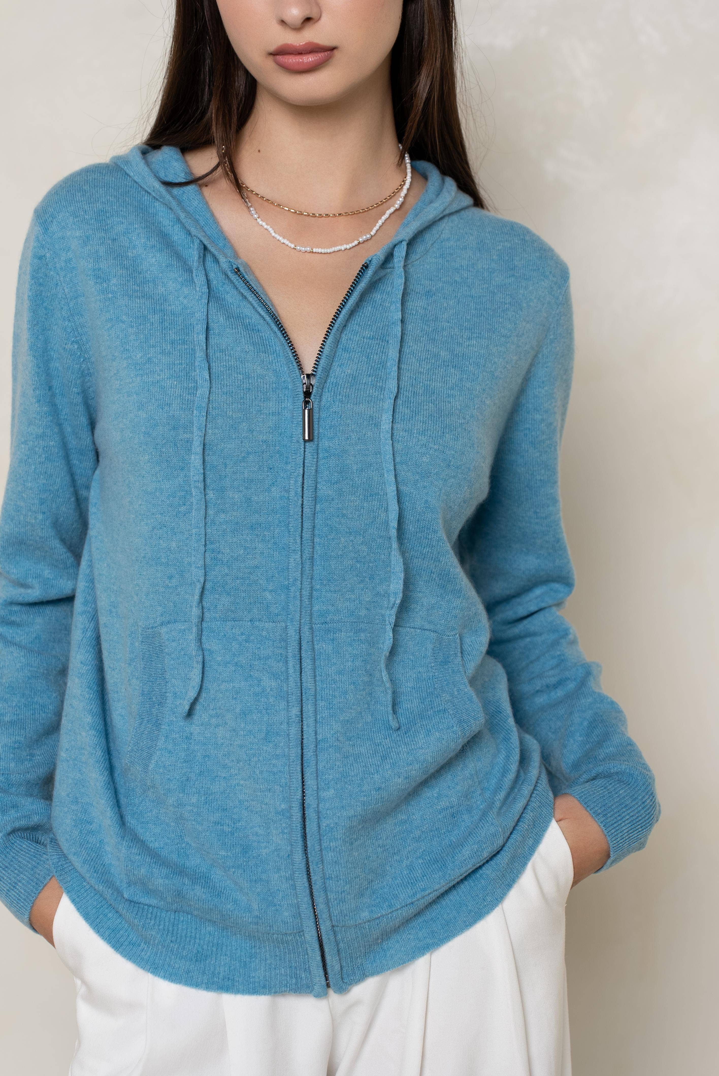 jw.atelier - Vente Sweat à capuche – femme - Gilet 100% cachemire zippé à capuche12