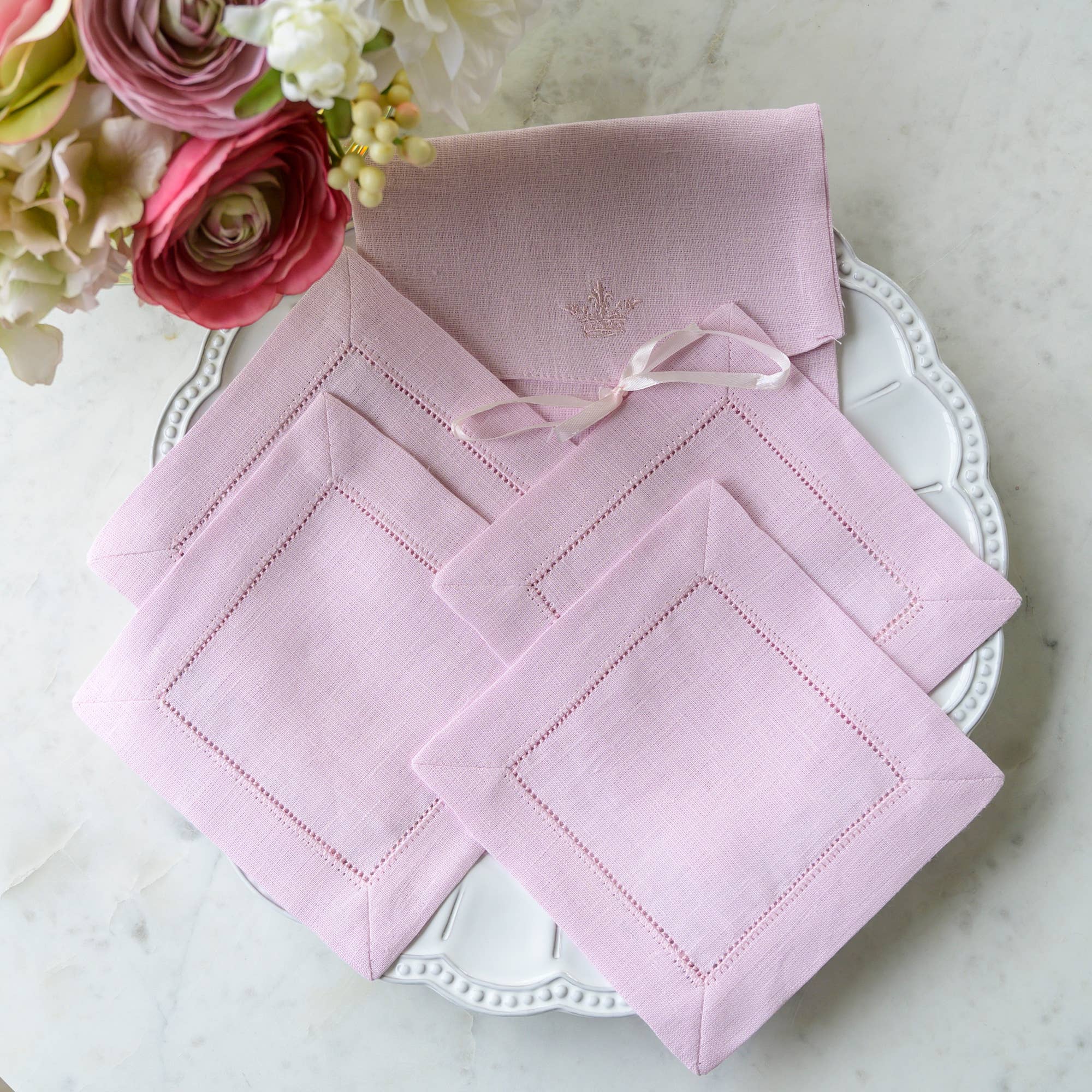 Arte Italica & Crown Linen Designs – wholesale Dinner & cloth napkin – Hemstitch Cocktail Napkin Set1